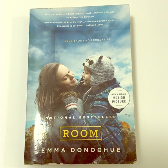 National Bestseller. Room. Emma Donoghue - Picture 1 of 10